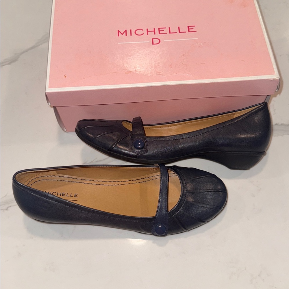 Michelle D NIB Size 8.5M Women's Navy Blue Loafer/Flats - Picture 4 of 8